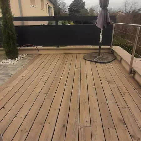 Indépendant De 28 M2, Avec Vue Magnifique. Civrieux-dʼAzergues