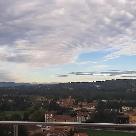 Indépendant De 28 M2, Avec Vue Magnifique. Civrieux-dʼAzergues
